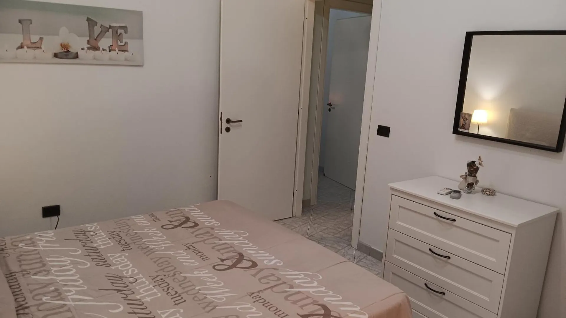 Villa A Mare アヴォラ イタリア